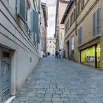 Lady Glam Siena Central